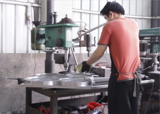 台所用品のメラミンは圧縮が高精度を形成するボールをめっきする