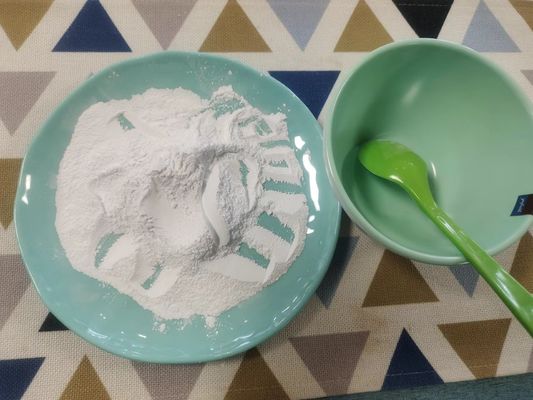 700-1000kg/M3純粋なメラミンはC3H6N6 25kg/Bagのパッケージを粉にする