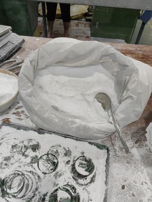 SYのメラミン尿素ホルムアルデヒド樹脂は99.8% Cas 108-78-1を粉にする