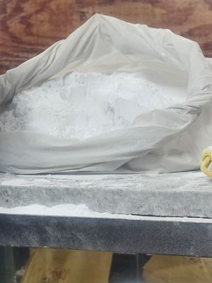 OEMのメラミン白い粉の企業の等級のメラミン成形粉C3H6N6