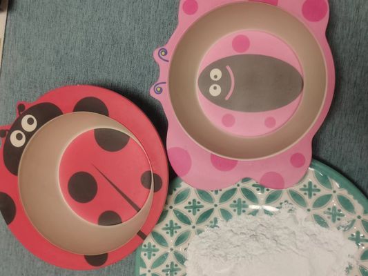 メラミン版の尿素のホルムアルデヒドの鋳造物の混合物の白い結晶