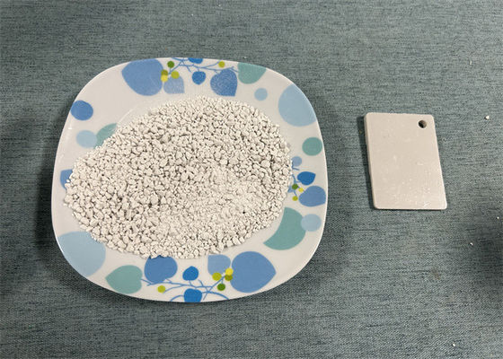 白い粉末 メラミンの99.8 C3h6n6 鋳造粒