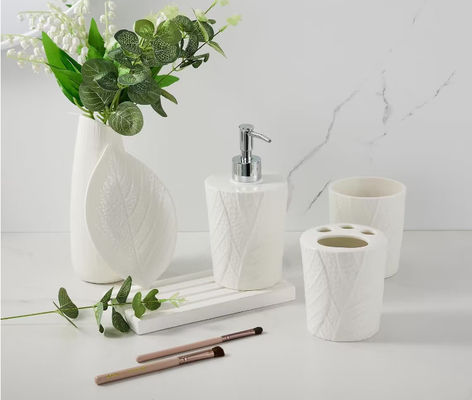 鉛のない陶磁歯ブラシホルダー バスルーム用品セット 4個セット