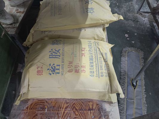 高純度メラミンの鋳造粉 99.8% テーブルウェアの生産のためのカスタマイズされた色